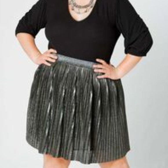 A Beautiful Soul Shawna Skirt - Gunmetal - Picture 7 of 8